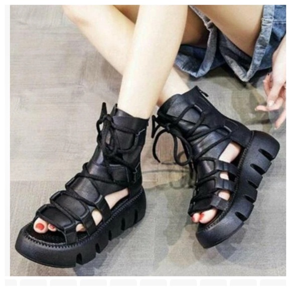 Chunky black gladiator style sandals - Picture 7 of 8
